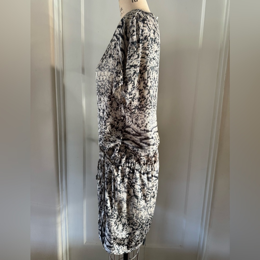 Black/Grey/Cream Texture Print Drop-Waist Dress from Paris - Picture 4 of 10